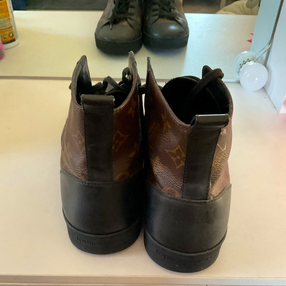 Louis Vuitton sneakers authentic